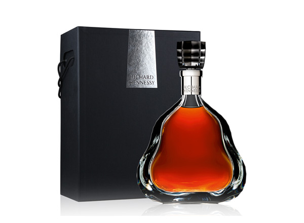 抚顺收购轩尼诗李察XO回收Hennessy洋酒干邑白兰地700ml
